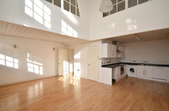 Living space & kitchen