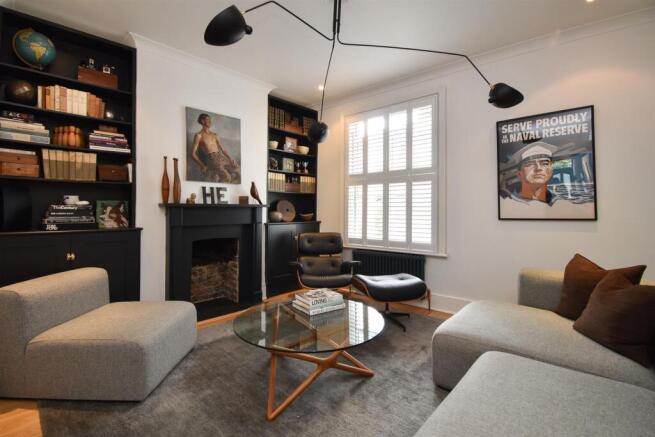 Reception room/bedroom