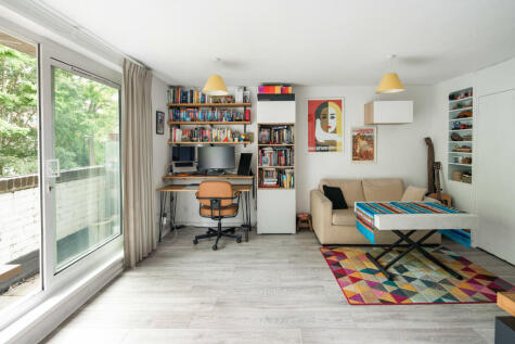 Salisbury Walk, Archway, London, N19