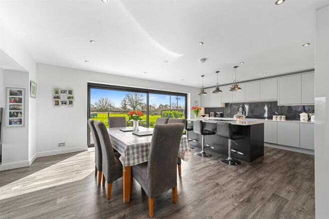 Kitchen / Dining