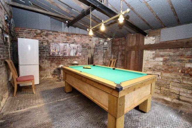Work Shop / Home Bar