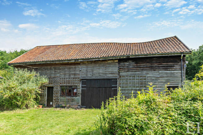 8605533-exteriorW...