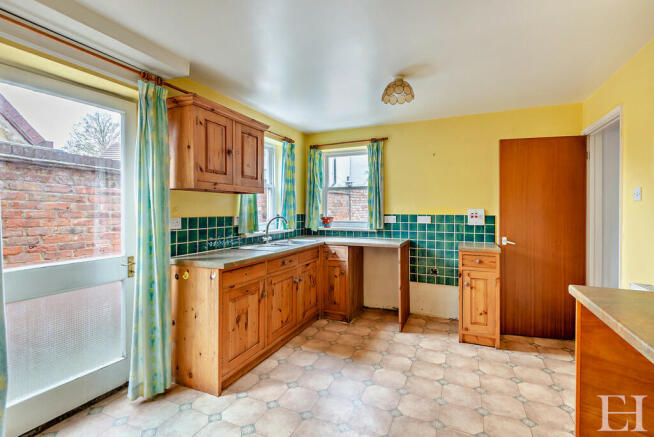 8628199-interior0...
