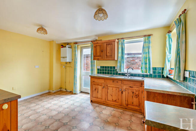8628199-interior0...