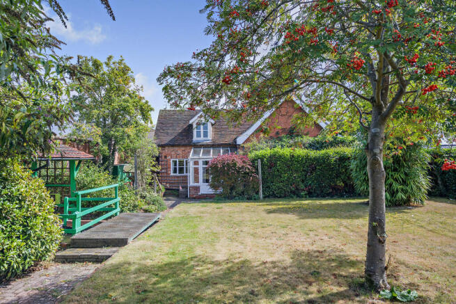 8662260-exterior0...