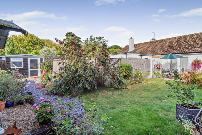 8662699-exterior0...