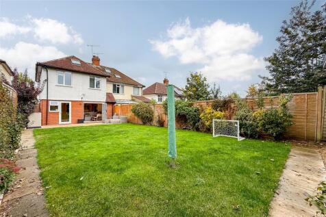 Hyde View Road, Harpenden, Hertfordshire, AL5