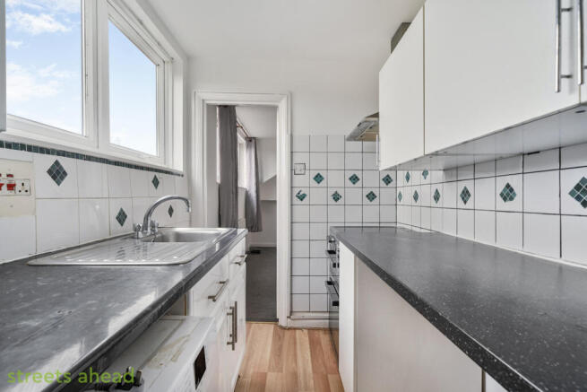 b4e17e8c-865a-4a3...