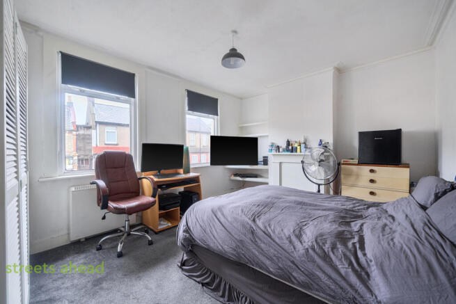 b6ed789f-d6d1-491...