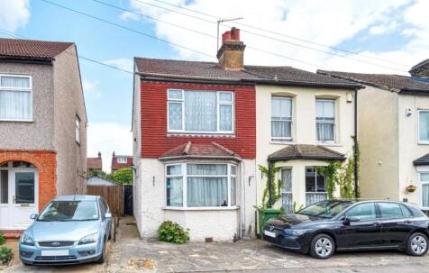 Douglas Road, Hornchurch, RM11