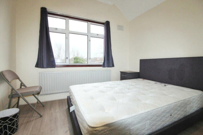 Single Room Available To Rent In A Shared House