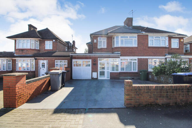 Five Bedroom Semi Detached House To Rent