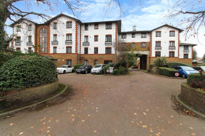 One Double Bedroom 2nd Floor Flat To Rent