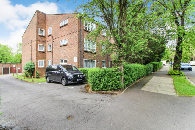 Two Double Bedroom 1st Floor Flat To Rent