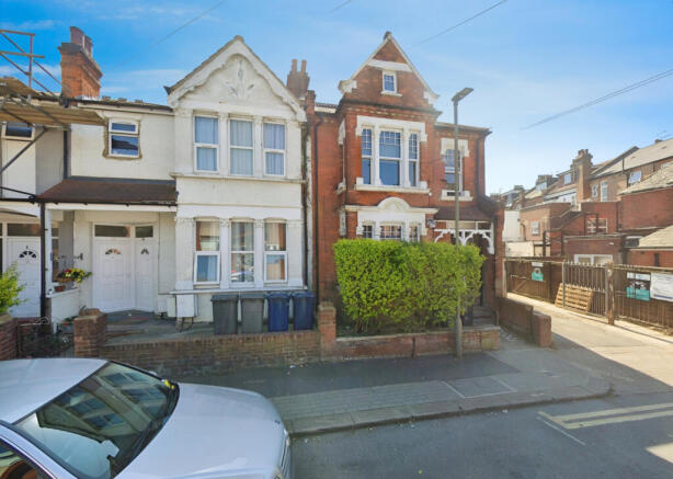 Two Bedroom 1st Floor Maisonette To Rent