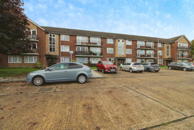 Two Bedroom 2nd Floor Flat To Rent