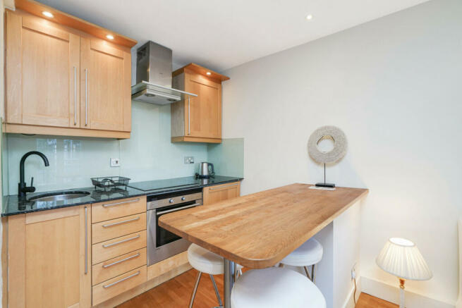 2 bedroom mews property for sale in Royal Crescent Mews, London, W11