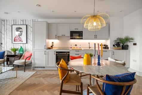 Park Avenue, Clifton Mansions, NW2