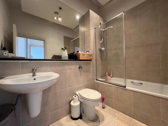 Bathroom.JPG