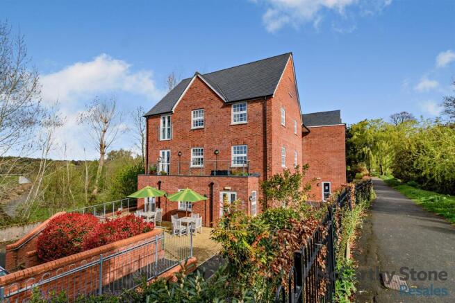 Tumbling Weir Court