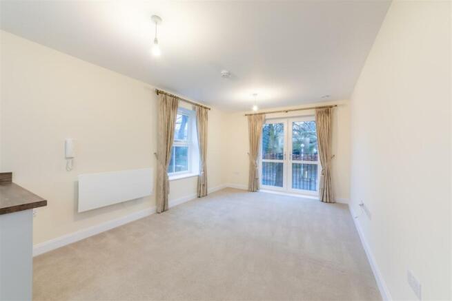8579404-interior14.jpg