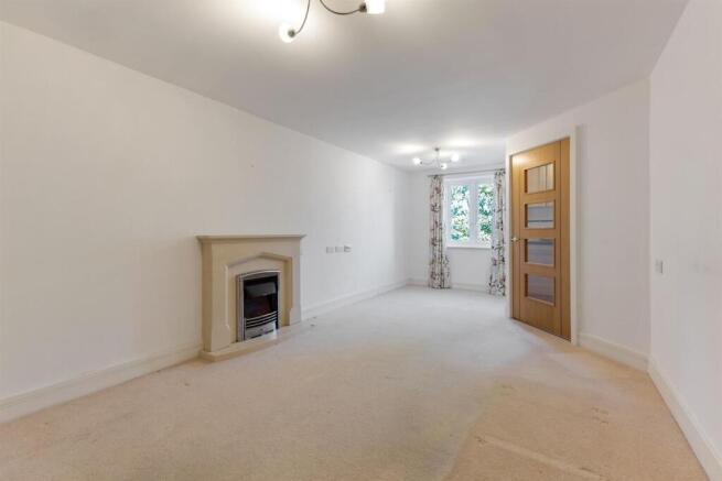 01-dc86CH_39CRAYSHAW_RG48EQ_MCS83594_003 (1)-mediu