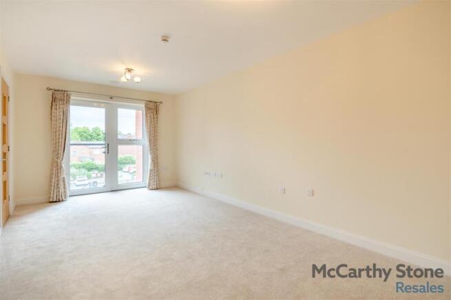 8648832-interior25.jpg
