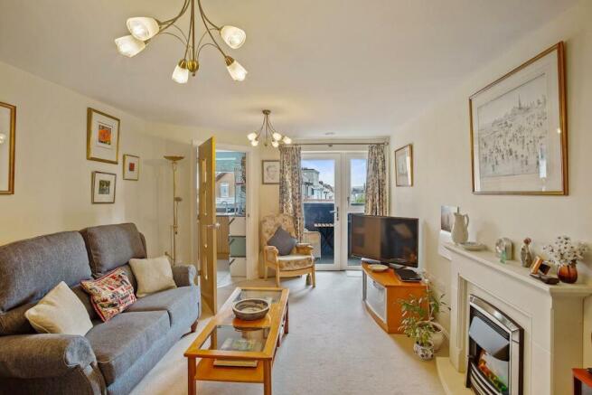 LIVING ROOM: