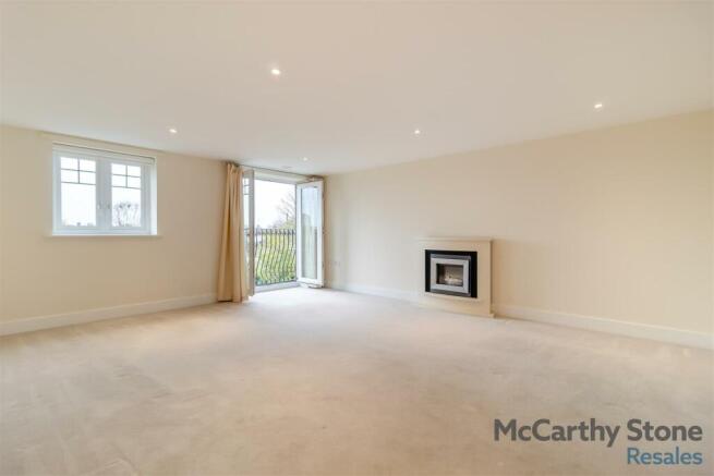 8627540-interior12.jpg