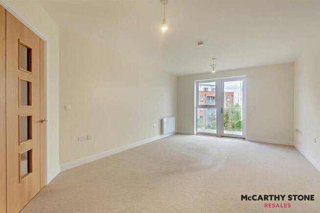 8604359-interior01-800.JPG