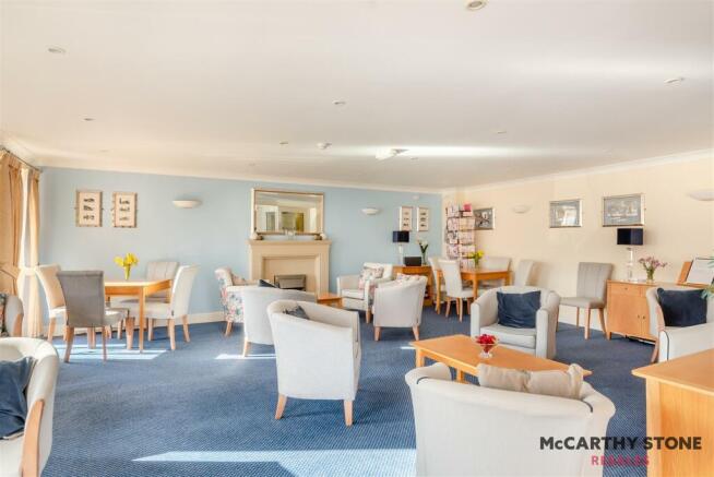 8584632-interior01.jpg
