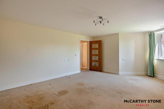 8587040-interior08-800.jpg