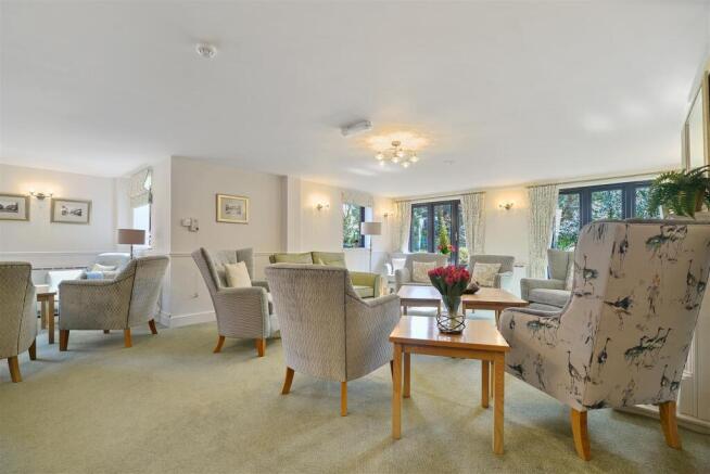 Homeowners lounge.jpg