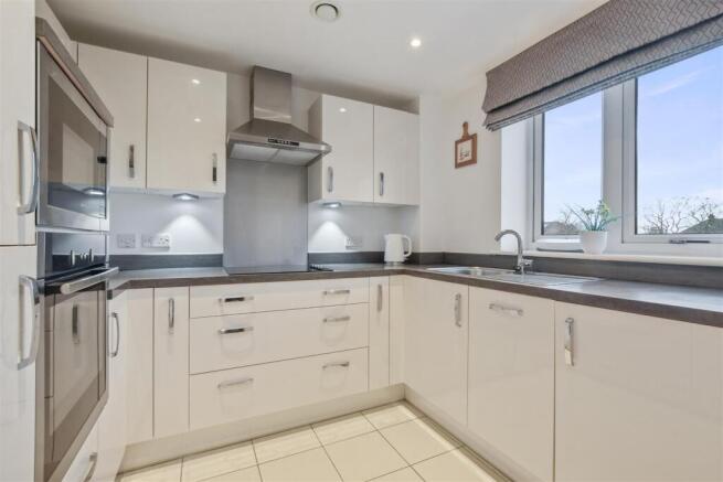 08-878dGCMCS - 21 Landmark Place - Kitchen Origina