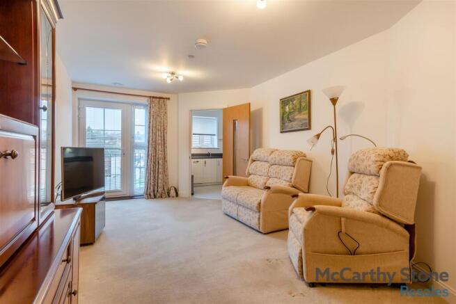 8635811-interior08.jpg