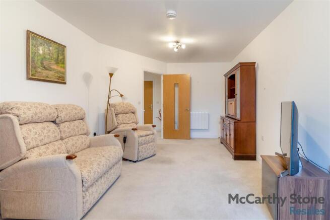 8635811-interior12.jpg