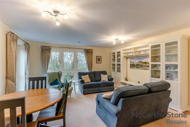 8635865-interior02.jpg