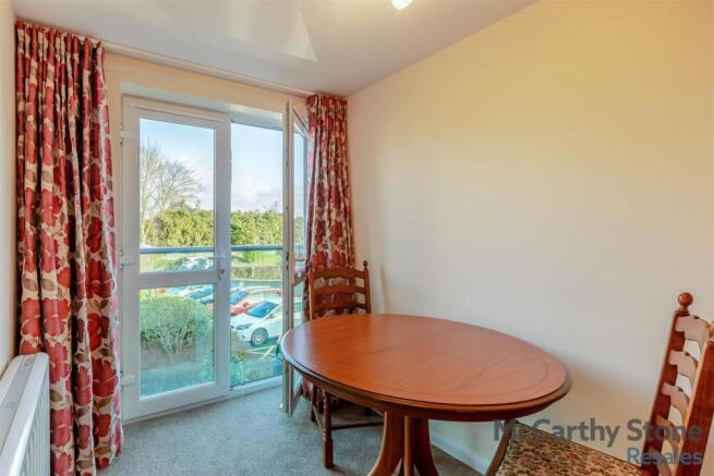 8636602-interior14.jpg