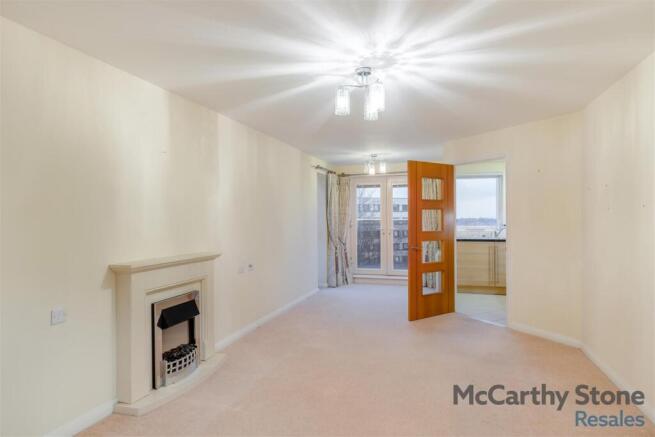 8631496-interior03.jpg