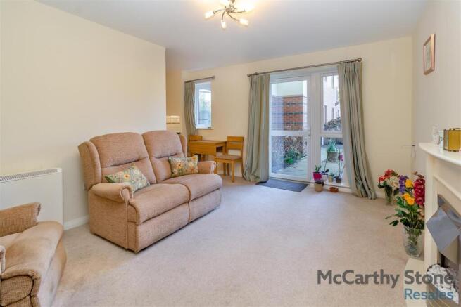 8638089-interior06.jpg
