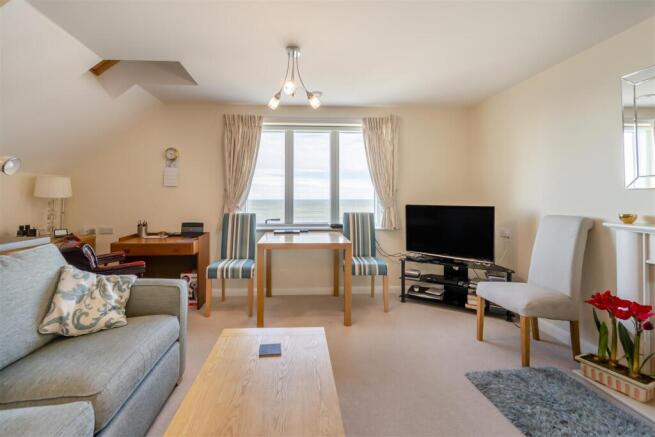 8589486-interior07.jpg