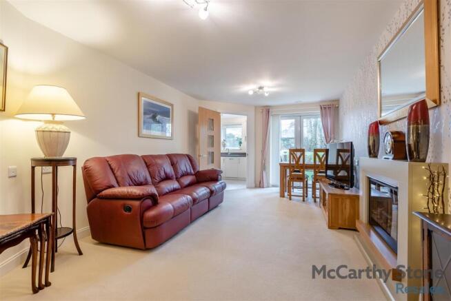 8636855-interior05.jpg