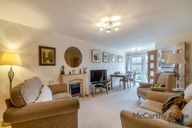8637878-interior06.jpg