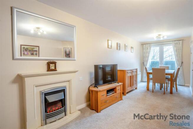 8640011-interior12.jpg