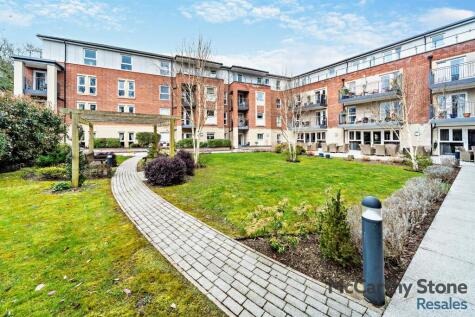 Station Parade, Virginia Water