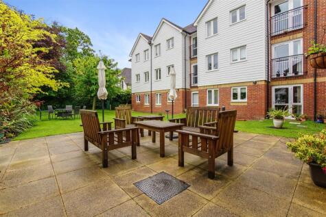 Eadhelm Court, Penlee Close, Edenbridge