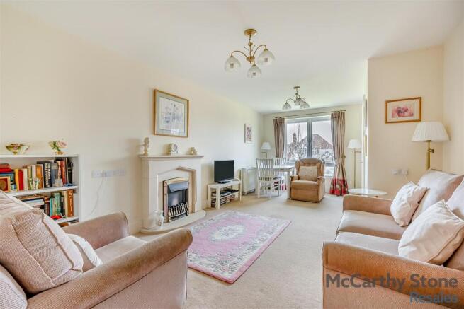 8640072-interior14.jpg