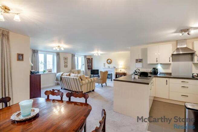 8641374-interior08.jpg