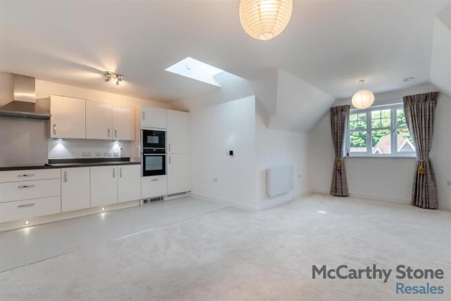 8644974-interior01.jpg