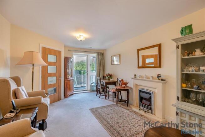 8645771-interior01.jpg